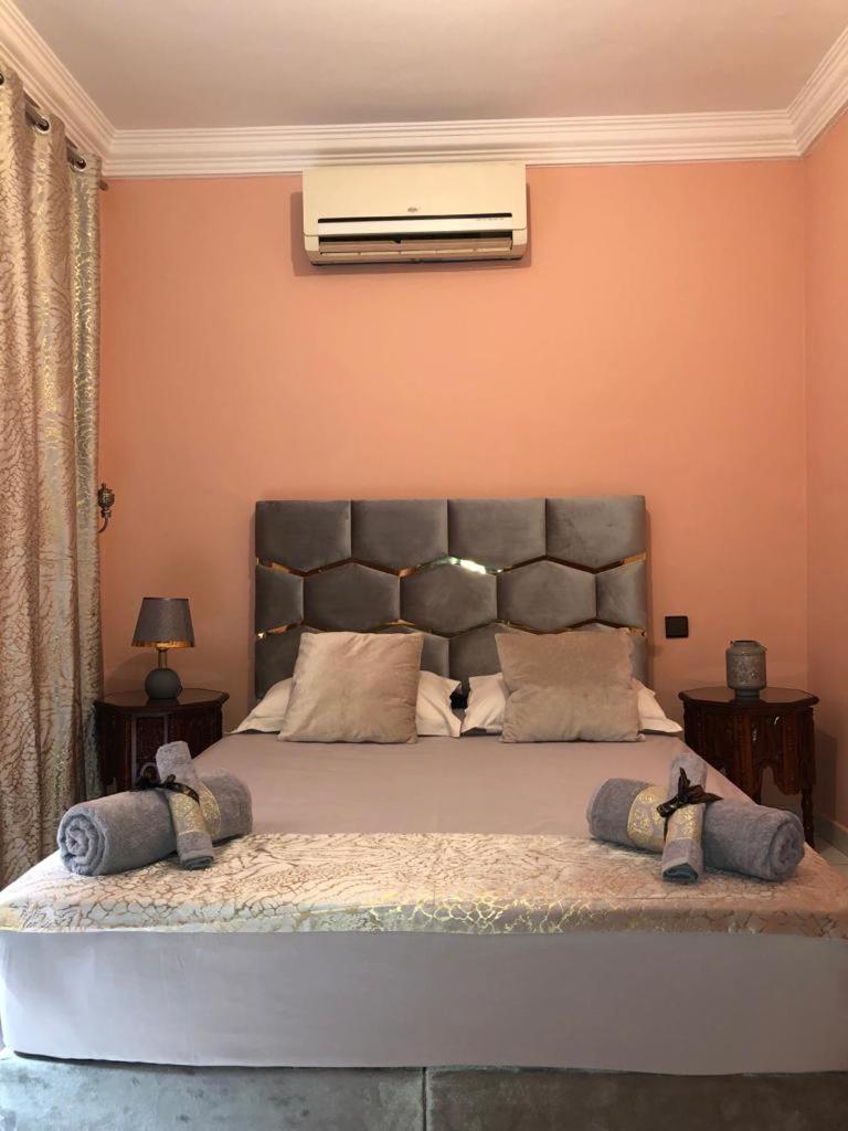 Riad Ramona Lqariya Seyaheya Маракеш Стая снимка